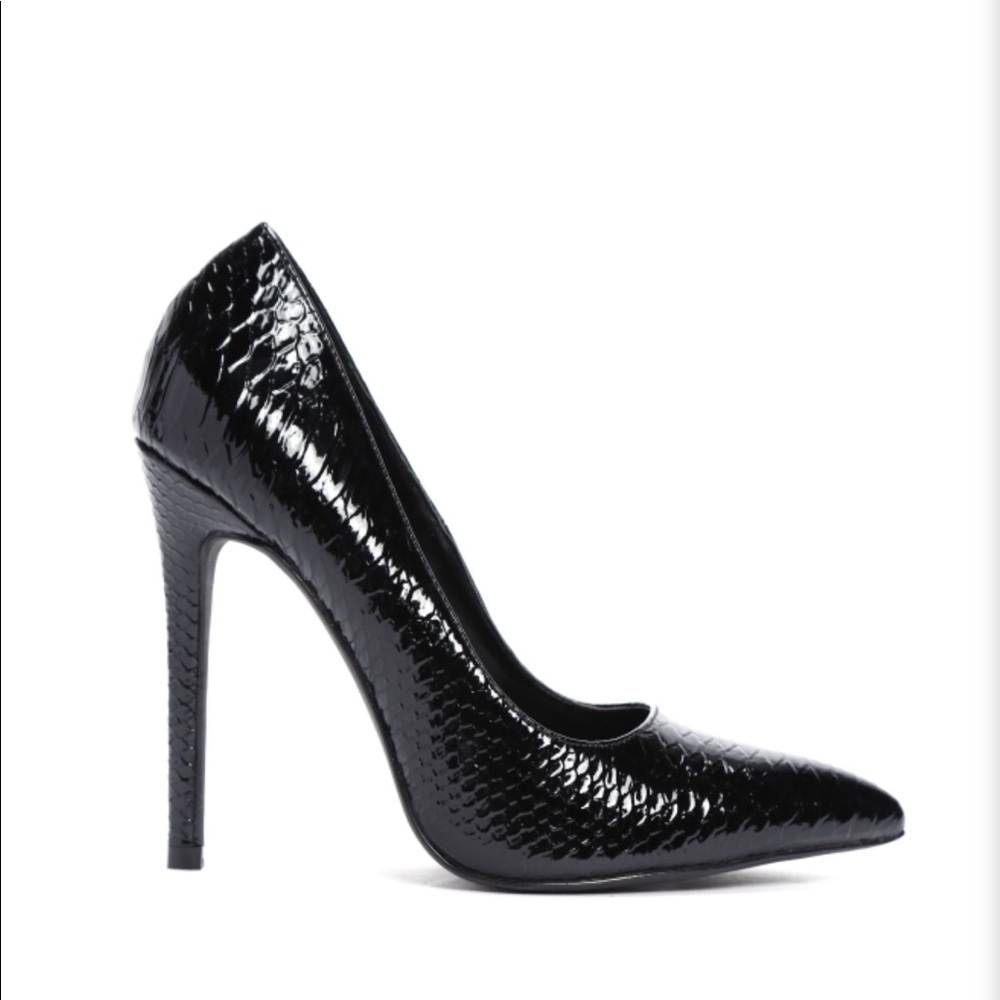 Fashion Nova Surreal Sleek Pump